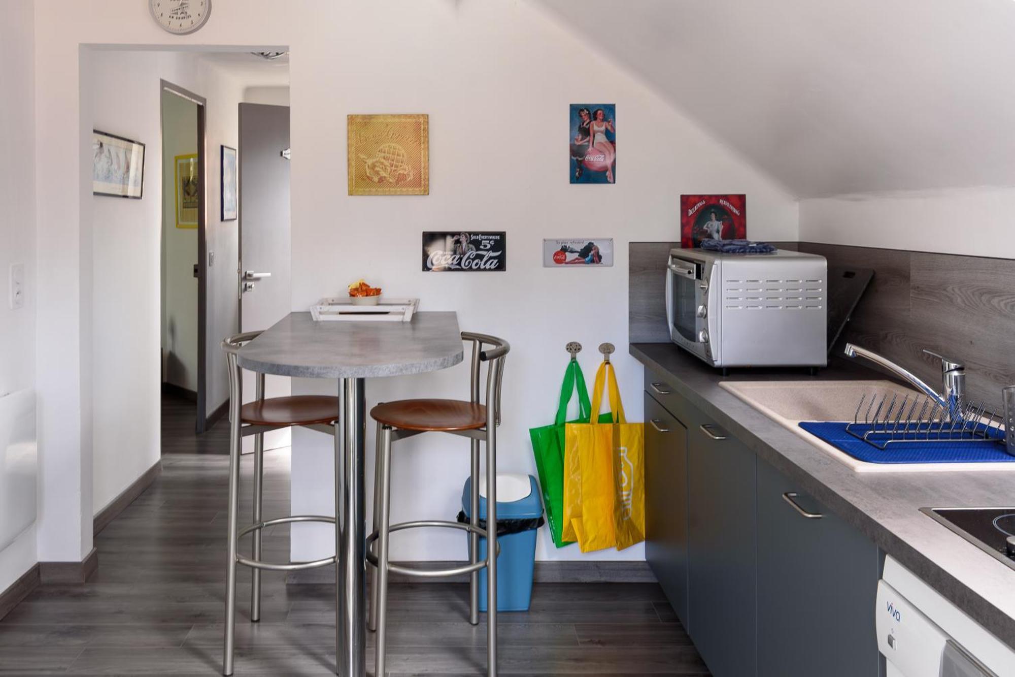 De La Apartment